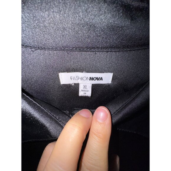 Fashion Nova Black Satin Long Sleeve Button-Up Blouse XL Goth Vampire Victorian - Picture 5 of 7